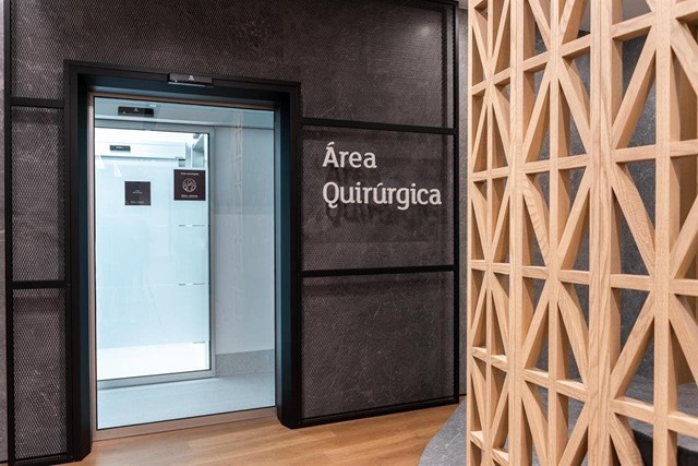 Centro oftalmológico especializado con tecnología láser avanzada en Pontevedra - Imagen 1