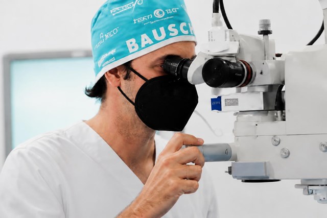 Cirugía ocular para eliminar las gafas en Pontevedra - Imagen 1