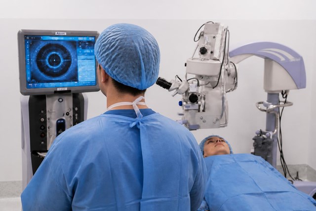 Operación de presbicia con láser ZEN Vision en Pontevedra - Imagen 1